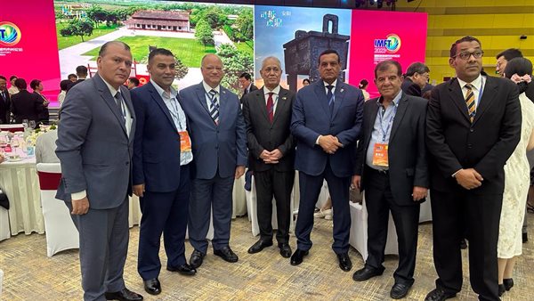 النساء والتوليد: تحديات وصحة المرأة في مراحل الحياة المختلفة